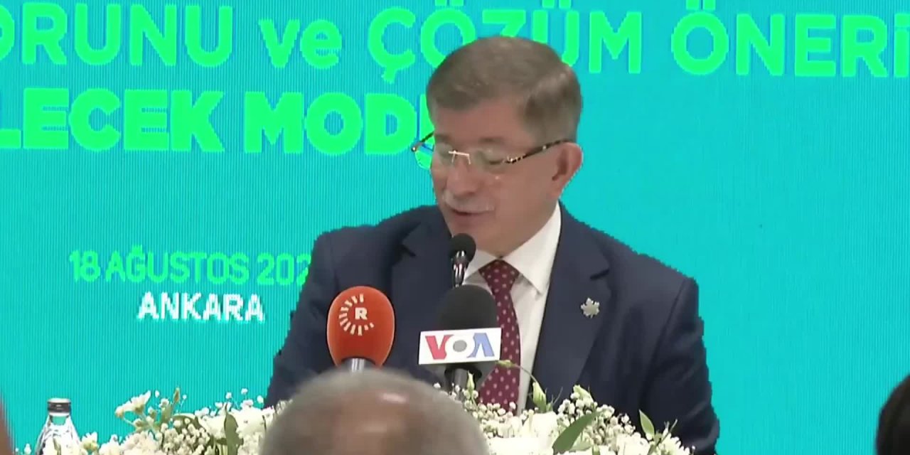 AHMET DAVUTOĞLU: "İKTİDARIN GÖÇ POLİTİKASI YOK"