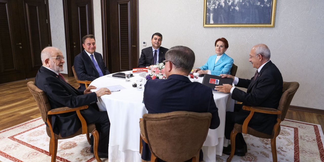 BABACAN: YARININ TÜRKİYE’SİNİ UMUTLA KURUYORUZ. GÜÇLENDİRİLMİŞ PARLAMENTER SİSTEM HEDEFİMİZİ KONUŞTUĞUMUZ ALTINCI TOPLANTIMIZI TAMAMLADIK. TÜM GENEL BAŞKANLARA TEŞEKKÜR EDİYORUM