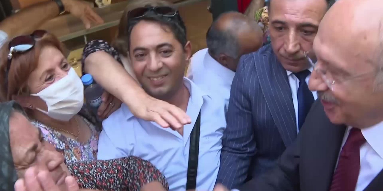 NİĞDELİ ESNAFIN SORUNLARINI DİNLEYEN KILIÇDAROĞLU: "SANDIĞA GİDERKEN ELİNİZİ VİCDANINIZA KOYUP OYU ÖYLE KULLANIN. ARTIK ÖNYARGILARINIZDAN KURTULUN”