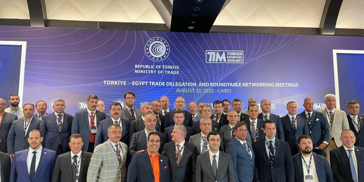 TÜRK İŞİNSANLARI KAHİRE’DE