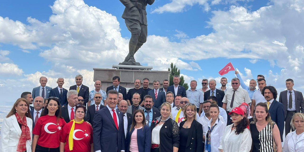 Mustafa Sarıgül: Malazgirt, vatan kurmak, Kocatepe, vatan kurtarmaktır