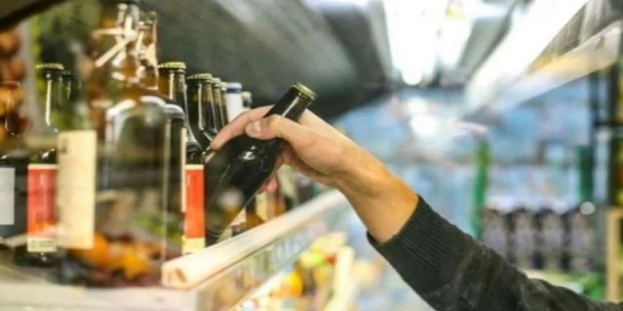 Özgür Aybaş duyurdu: Alkollü içkilere yeni zam yolda!