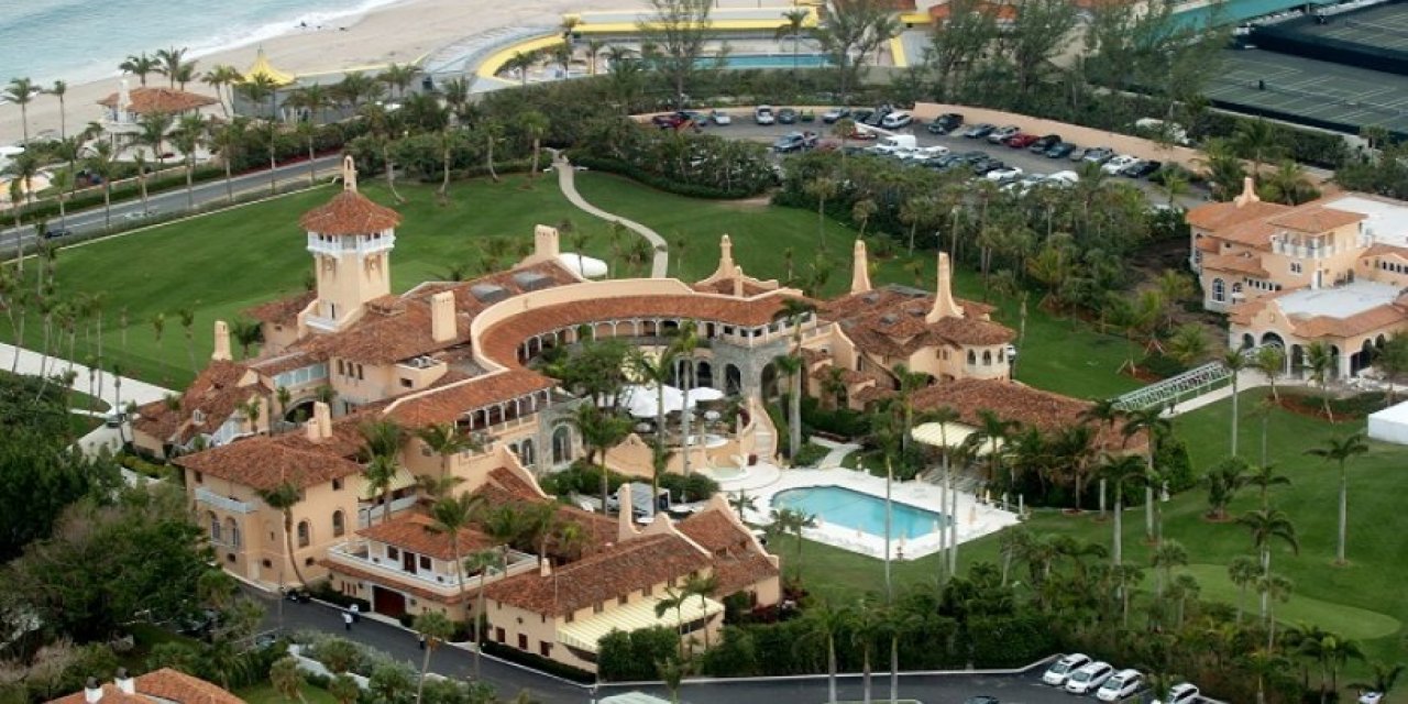 FBI: Trump'ın malikanesinde 14 kutuda 184 'gizli belge' ele geçirildi