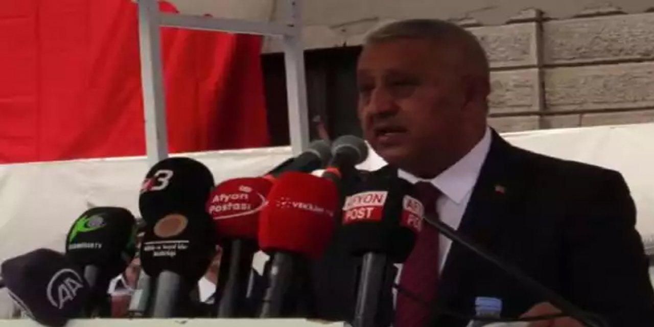 AKP'li başkan zafer kutlamasında tescilli Atatürk düşmanını andı