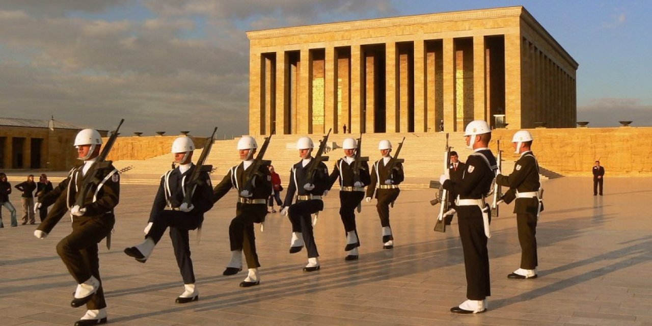 Kılıçdaroğlu, 99 gençle Anıtkabir'e çıkacak