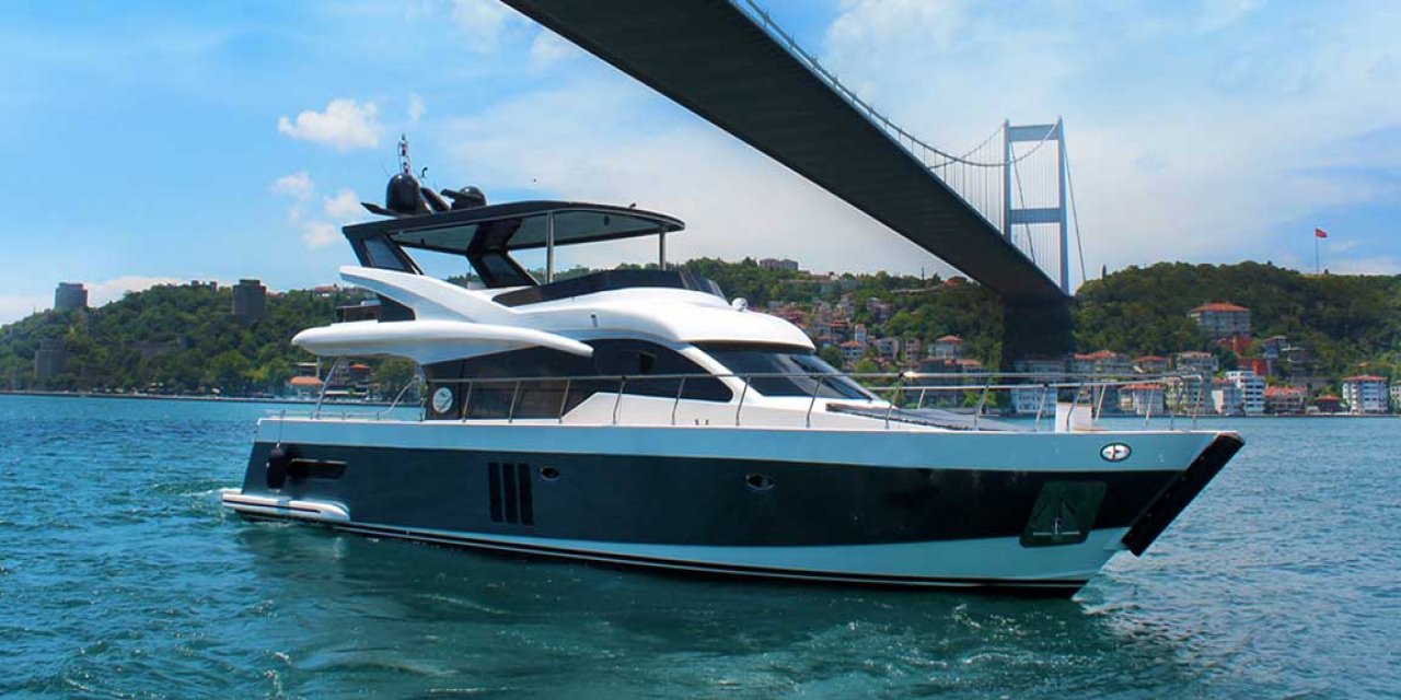 Ertuğrul Özkök yazdı: "Başörtülü yazardan lüks yat ve iki şoför soruları"