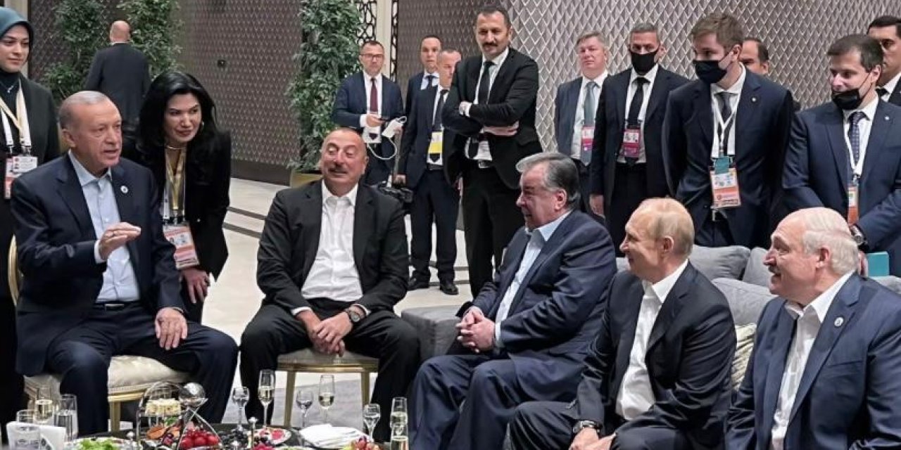 Ertuğrul Özkök yazdı: "Şangay masasında kimin önünde kadeh kimin önünde bardak var"