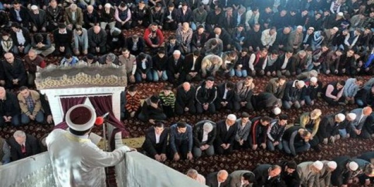 Diyanet'in Cuma hutbesinde ekonomi var: Sadece maddiyat odaklı düşünenlerin...