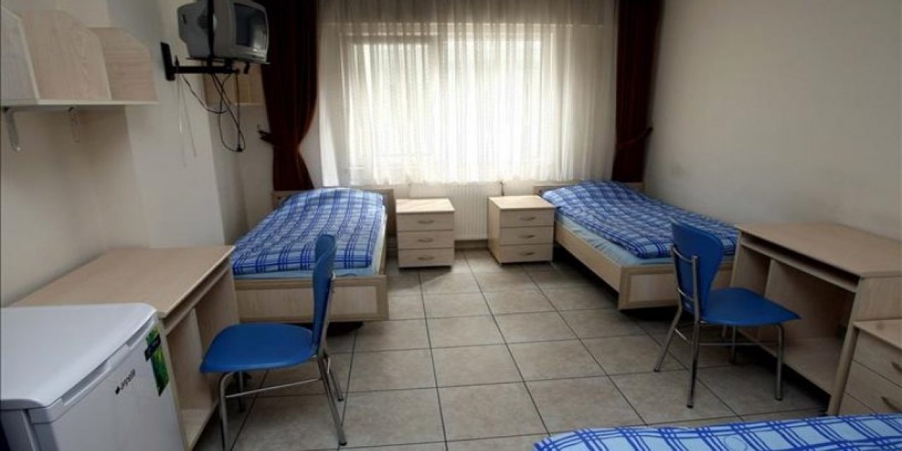 Öğrenci yurdunda en düşük tek kişilik oda fiyatları yıllık 50 bin TL'yi buluyor: 'Tarikat yurtlarına mahkum ediliyoruz'