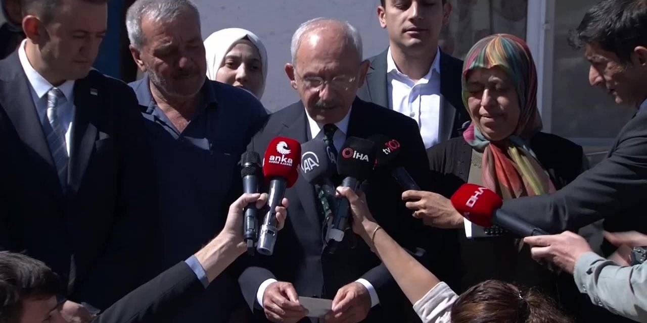 Kılıçdaroğlu, IŞİD'in yaktığı er Fethi Şahin'in ailesini ziyaret etti