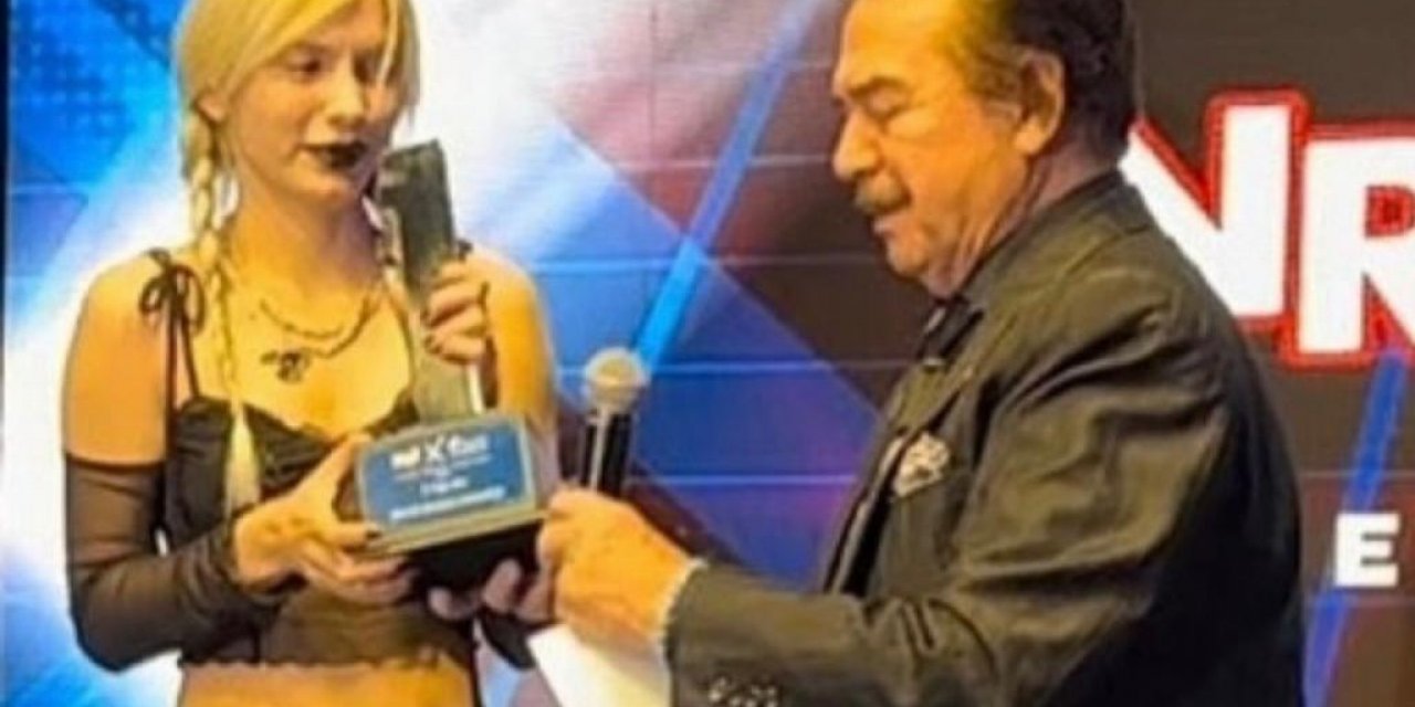 Ertuğrul Özkök yazdı: "Küfür fotoğrafı"