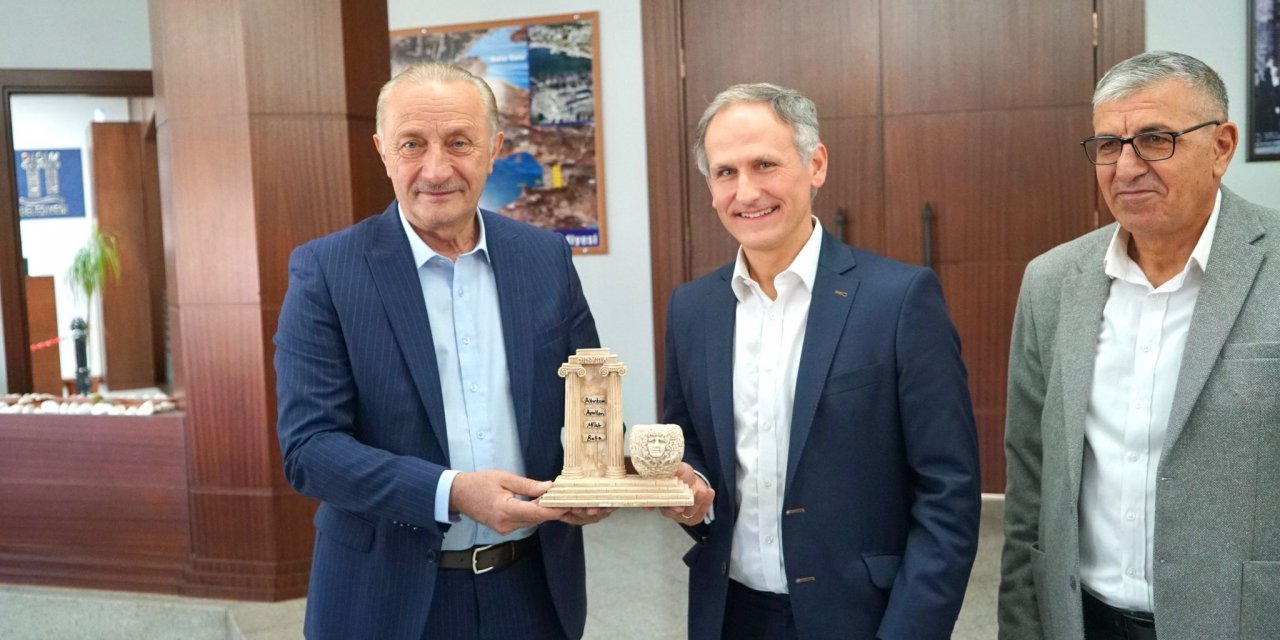 BAŞKAN ATABAY KARDEŞ ŞEHİR LAUBACH'TAN GELEN MİSAFİRLERİ KARŞILADI