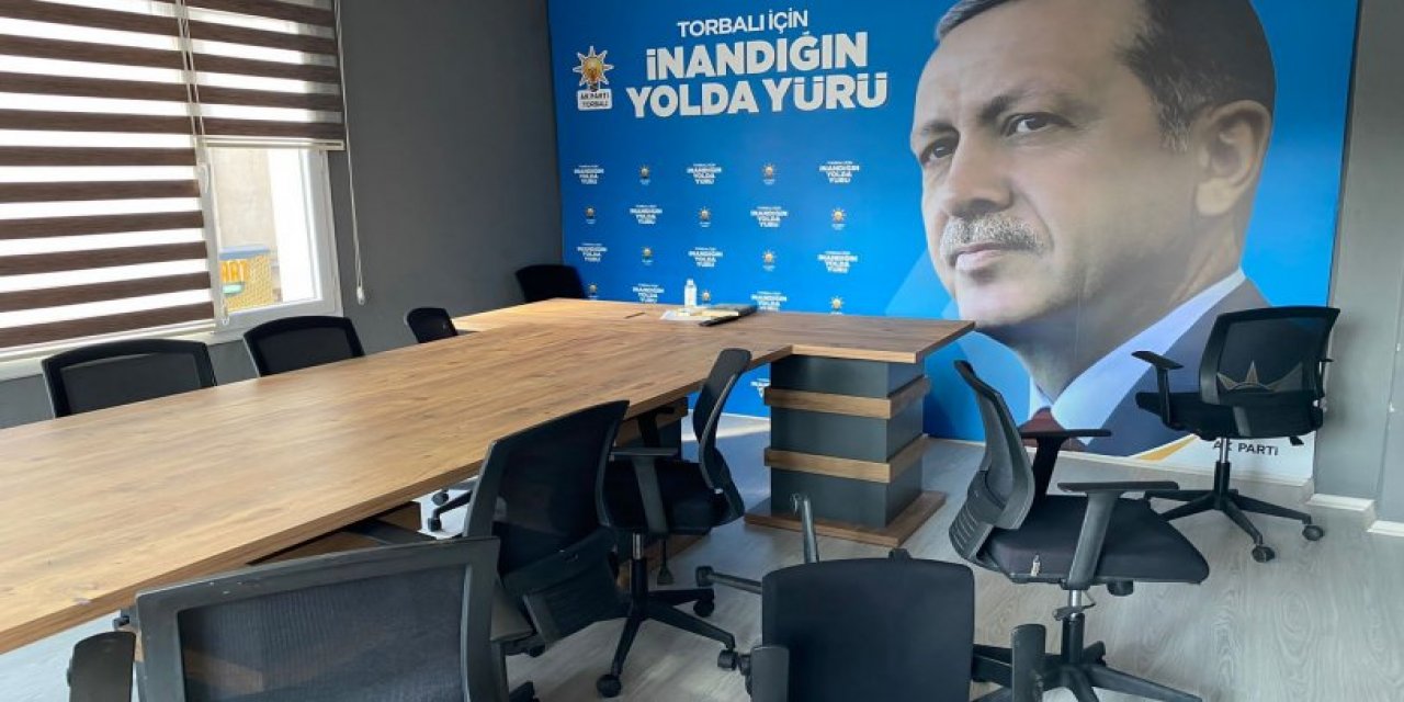 AKP bürosuna sopalı saldırı