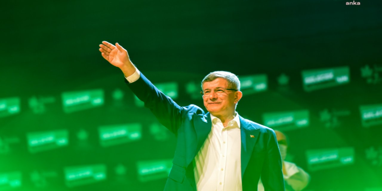 Davutoğlu, İYİ Partili vekile teşekkür etti: "Erzurum’un onurunu korudu"