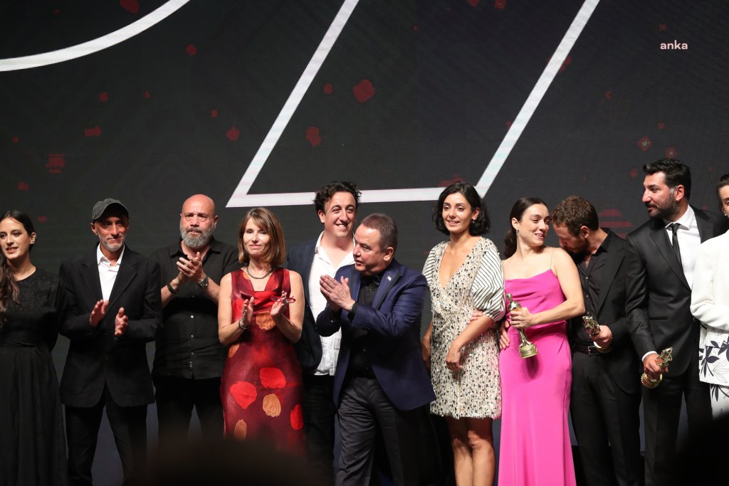 Altın Portakal ödülleri sahiplerini buldu