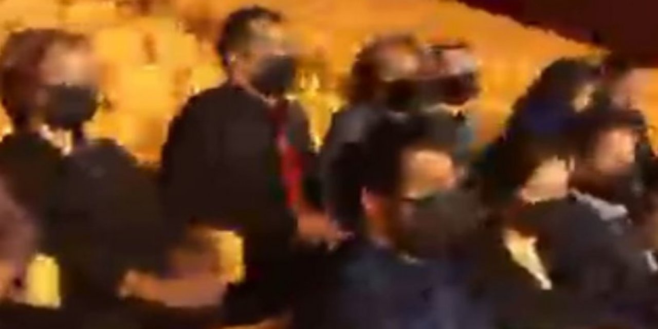 Parlamento muhabirlerinden Sansür Yasası'na protesto