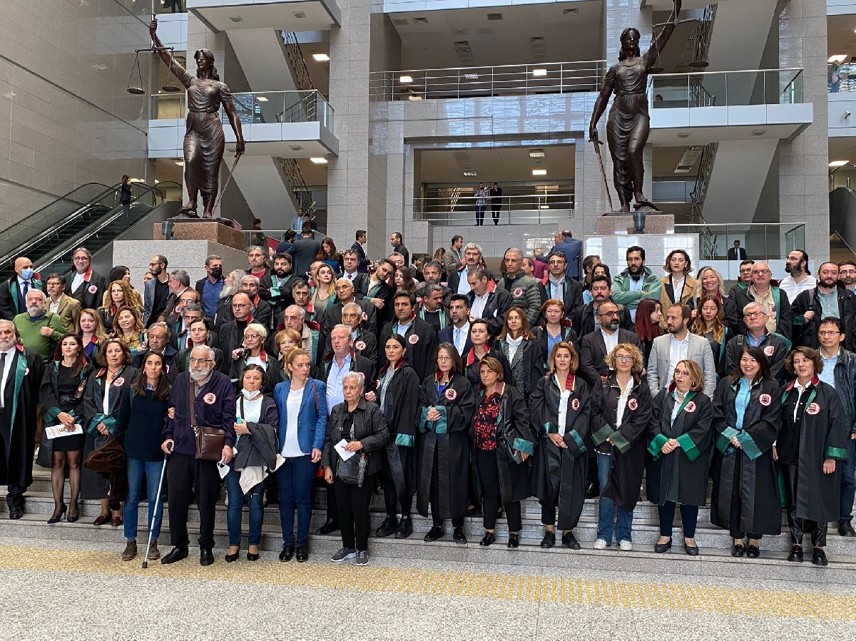 Gezi tutukluları için Çağlayan Adliyesi’nde adalet nöbeti düzenlendi