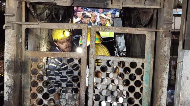 Madendeki son madenciye de ulaşıldı: 41 işçi hayatını kaybetti