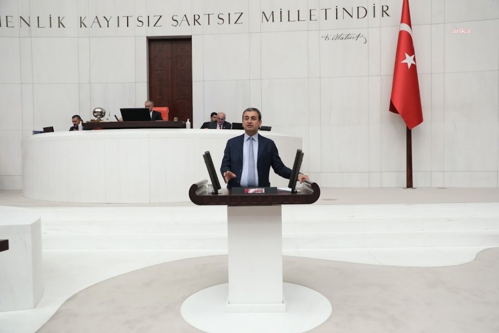 Burhanettin Bulut'tan emekli promosyanlarına haciz konusunda "kanundan doğan gerekliliktir" diyen Nebati'ye: "Emekliden değil bankalardan yana tavır koydu"