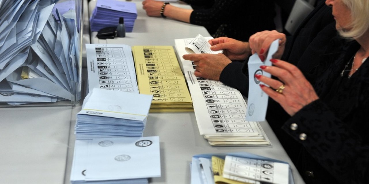 İstanbul'da dört ilçede seçim anketi: AKP'de büyük düşüş