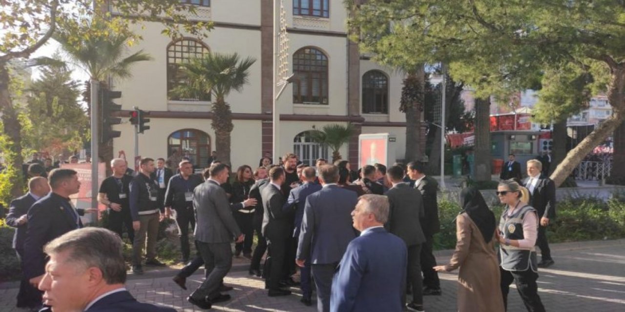 Bahçeli'nin mitingine kavga damga vurdu: MHP'lilerle AKP'li vekil arasındaki tartışma yumruklaşmaya döndü