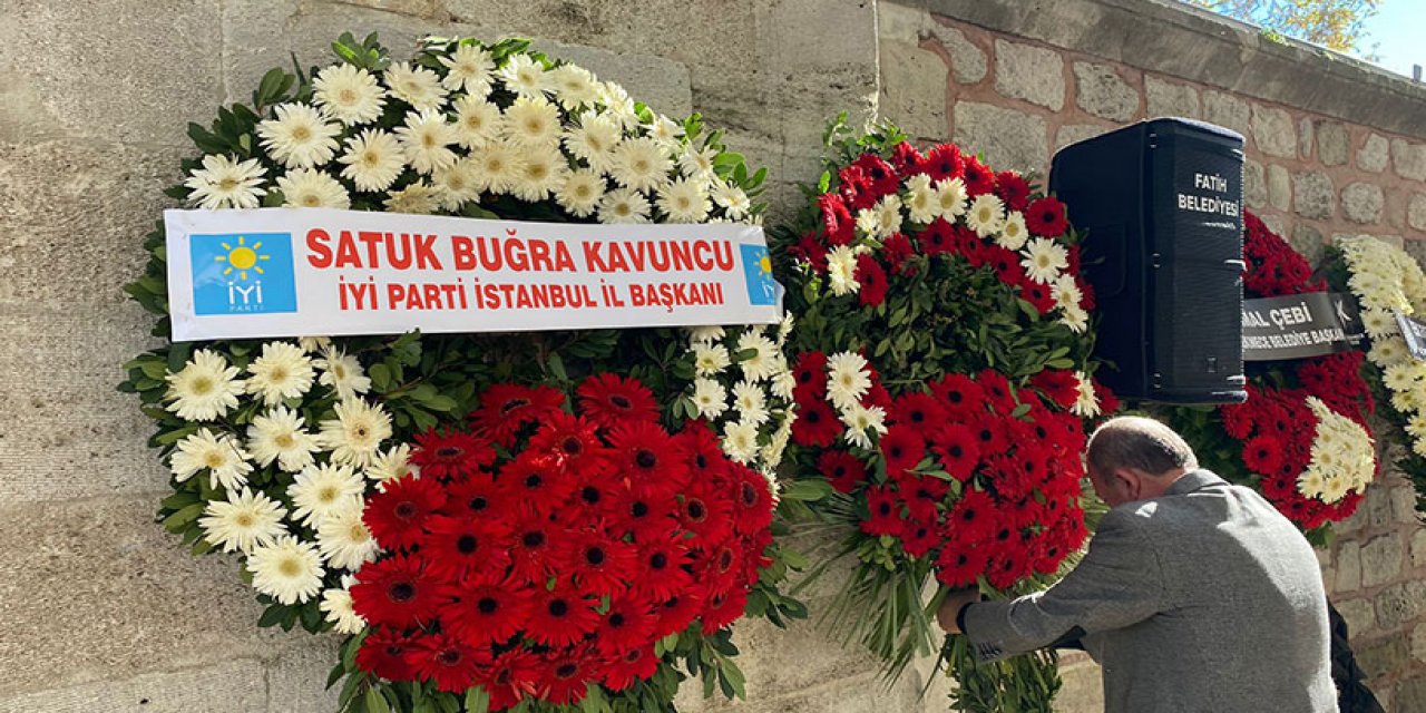 Şehit polisin cenazesinde 'çelenk' krizi: CHP imzasını söktüler