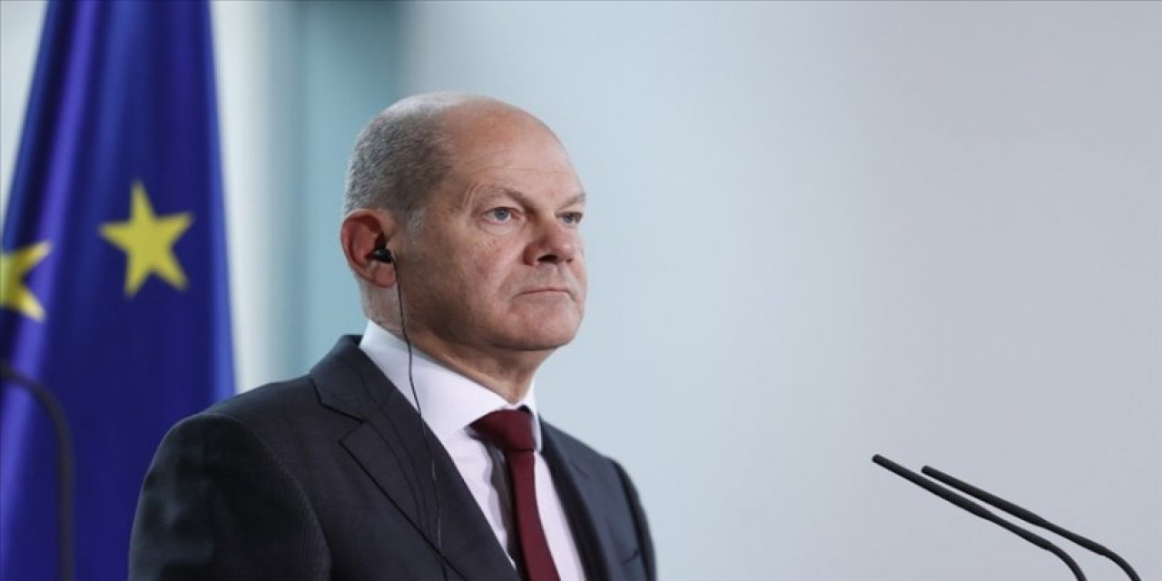 Scholz Atina'dan Ankara'yı eleştirdi, sorunlar için arabuluculuk teklif etti