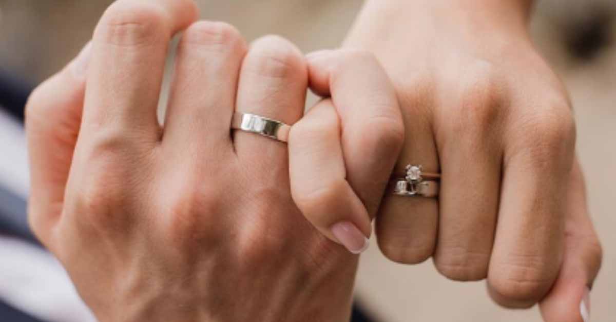 Anayasa değişikliği ile "eşler" ifadesi "kadın-erkek" olarak değiştiriliyor