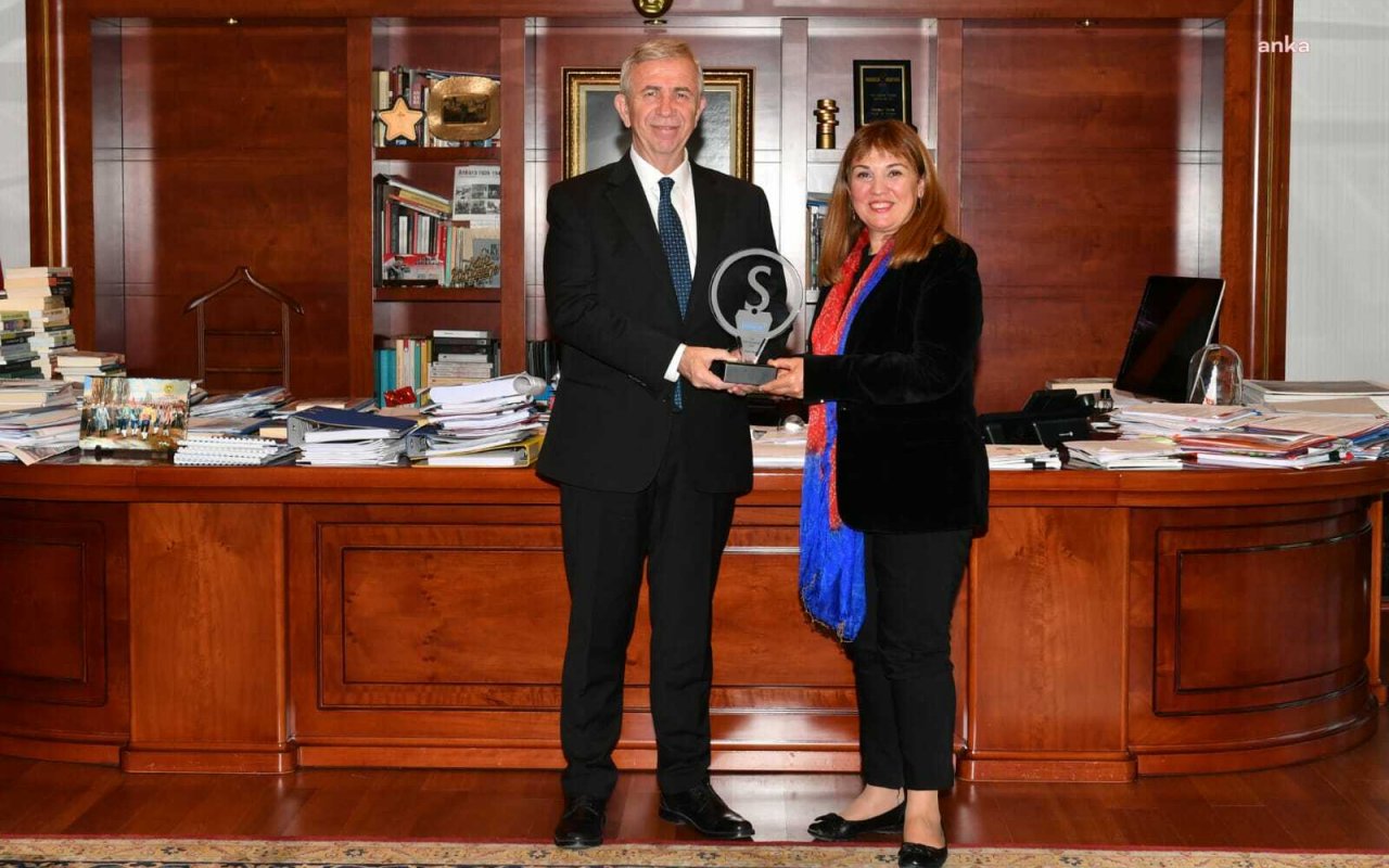 ABB Başkanı Mansur Yavaş’a Şeffaflık Özel Ödülü