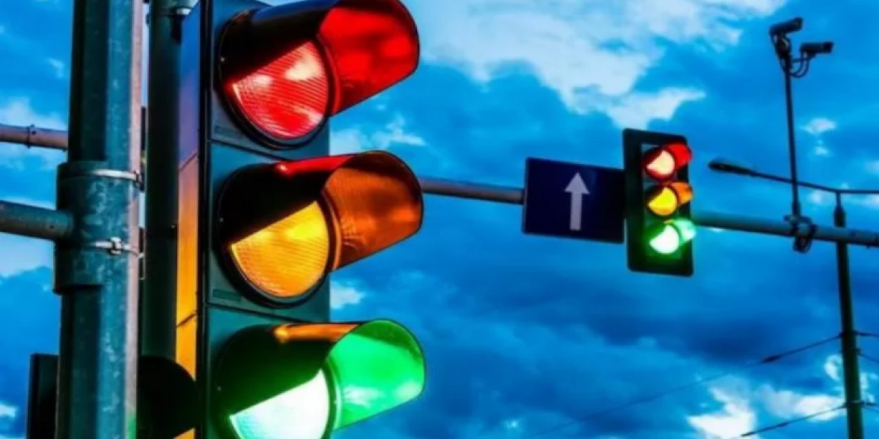 Kırmızı ışıkta geçen yayaya çarparak ölümüne neden olan sürücü kusurlu sayıldı