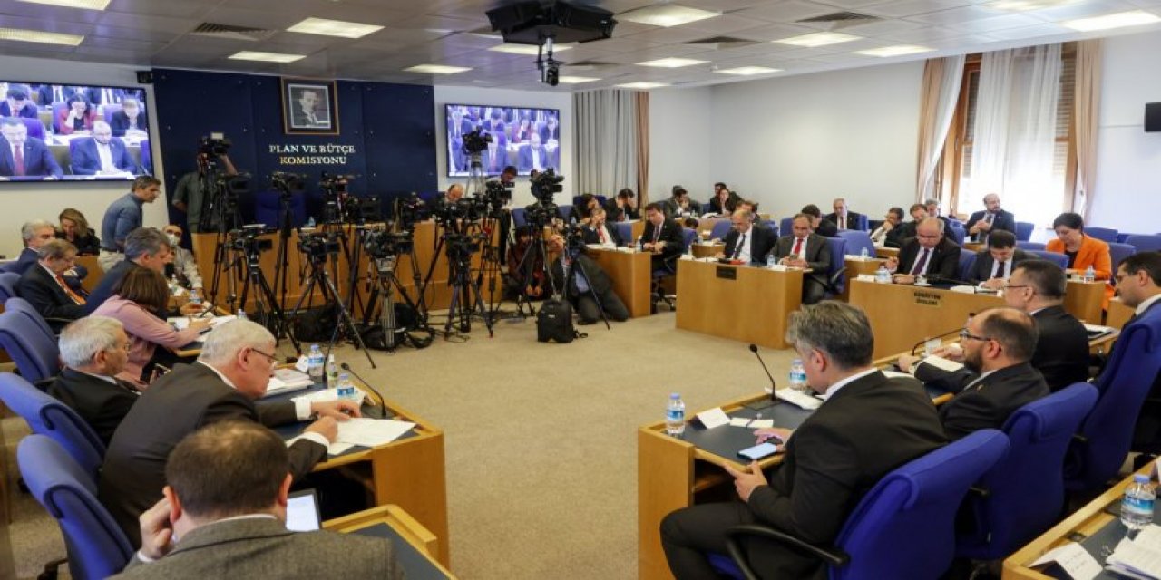 Bütçe görüşmeleri: 'AKP'lilerin bile 'yok artık' dedikleri kararlar alınıyor'