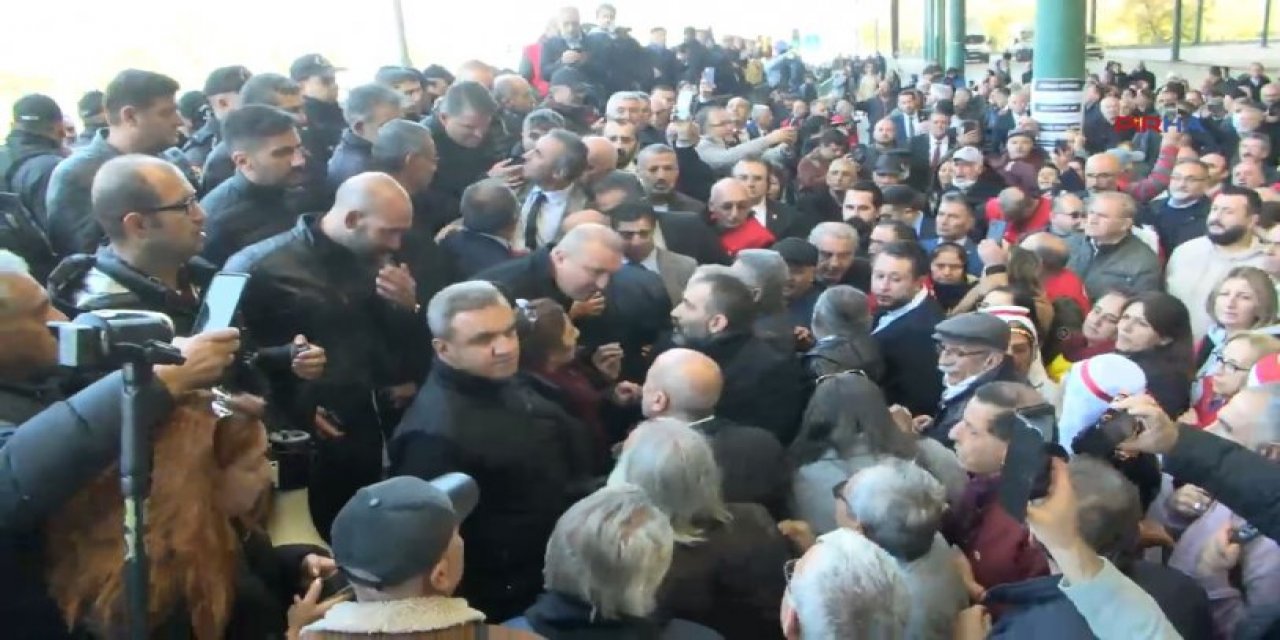 Torba yasaya karşı eylem: Meclis önünde toplanan Alevilere biber gazlı müdahale