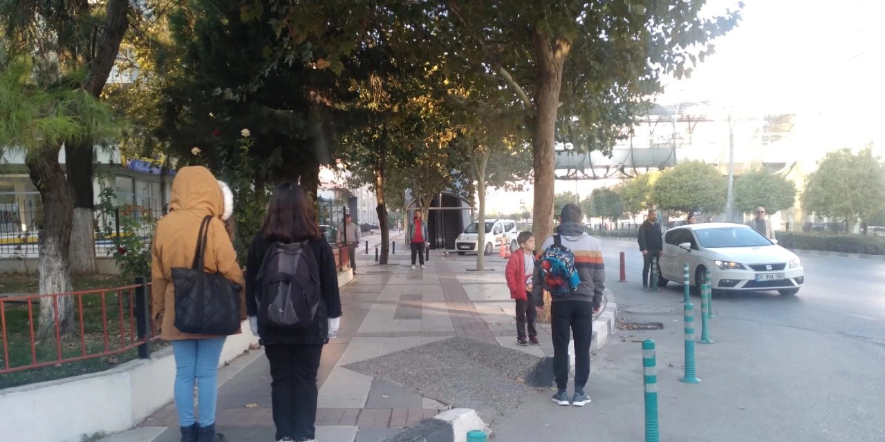 Saat 9'u 5 geçe hayat 1 dakika durdu