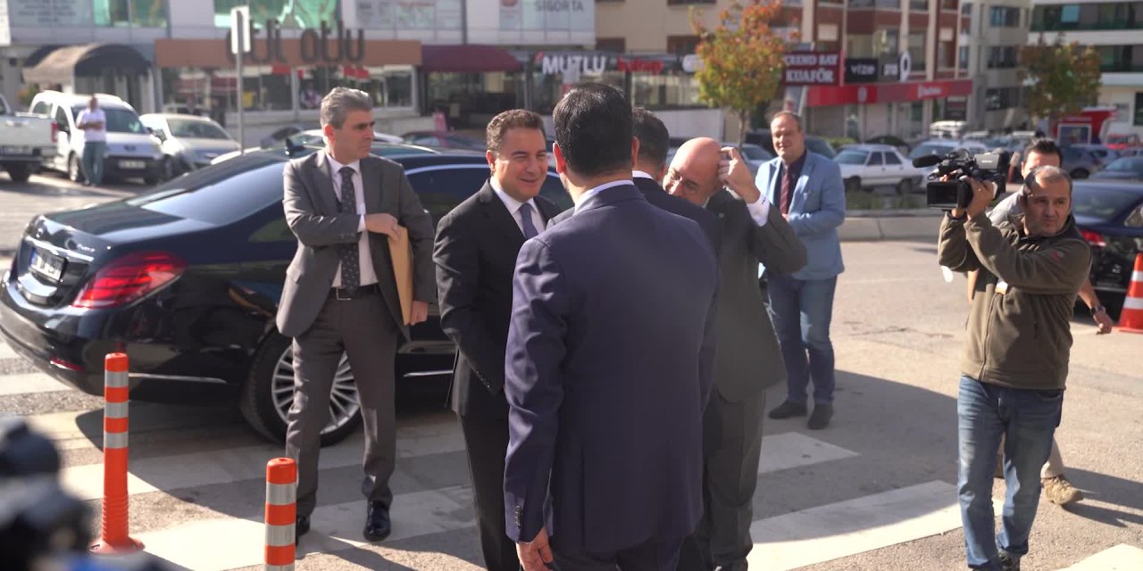 Babacan İle Akşener bir araya geldi