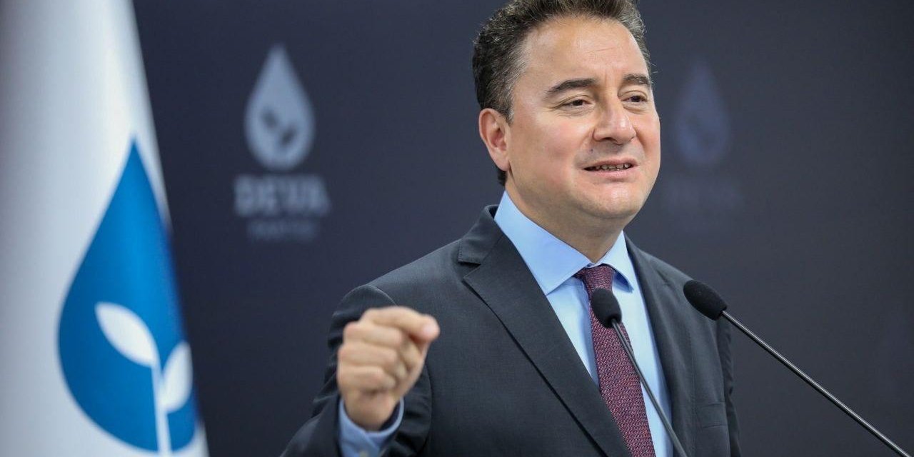 BABACAN: BU TWEETİ VPN SAYESİNDE PAYLAŞABİLİYORUM. GÜYA HALKIN PANİĞE KAPILMAMASI İÇİN YAYIN YASAĞI GETİRENLER, TÜM MEDYAYI BASKILAYARAK HERKESİ DAHA ÇOK KORKUTUYOR