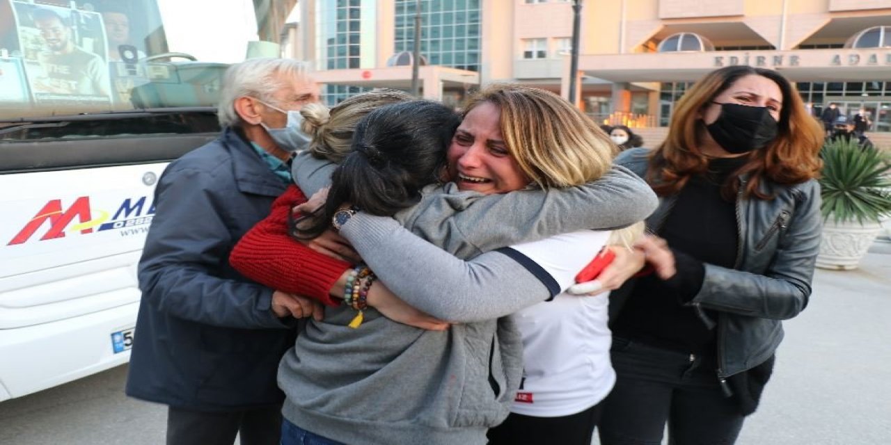 Ahmet Emre Yıldır yıllarca cinsel istismar a uğradığı için intihar etmişti; davasında karar çıktı, ablaları gözyaşlarına boğuldu