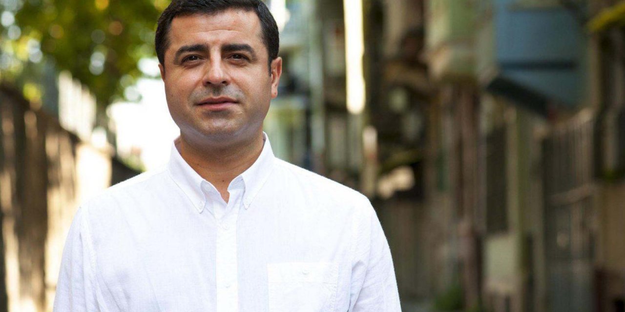 Demirtaş'tan bombalı saldırı ile ilgili kritik sorular: İstiklal'de patlatılan bomba kimin bombası?