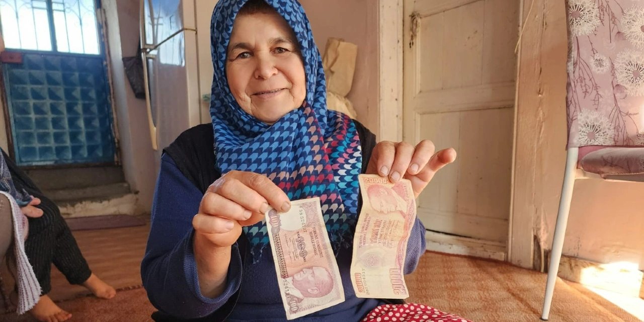 Kahramanmaraş’ta ahırda sakladığı eski paraları 36 yıl sonra buldu!