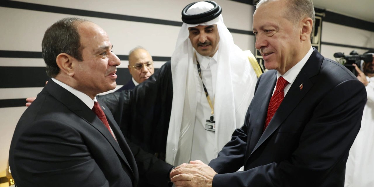 Katarlı kaynaklar açıkladı: Erdoğan ve Sisi tokalaşırken ne konuşuldu?