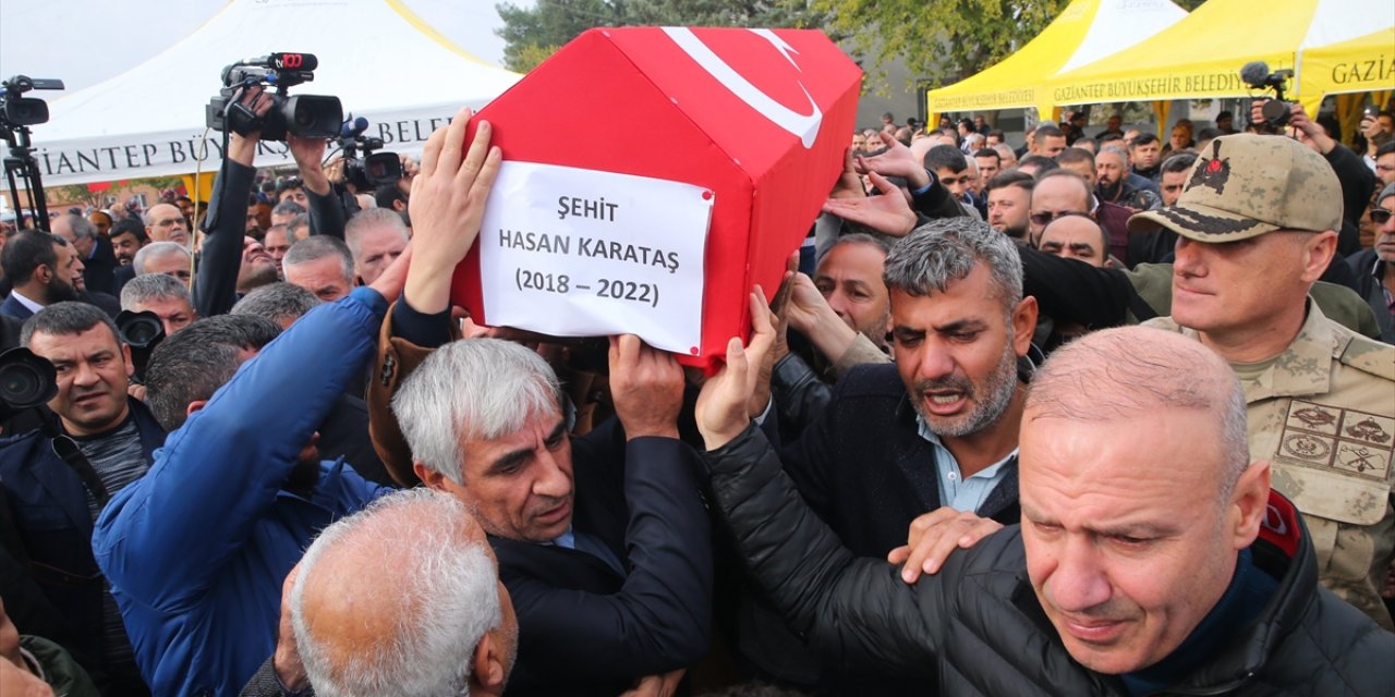 Karkamış'taki terör saldırısında hayatını kaybeden 5 yaşındaki Hasan Karataş, son yolculuğuna uğurlandı