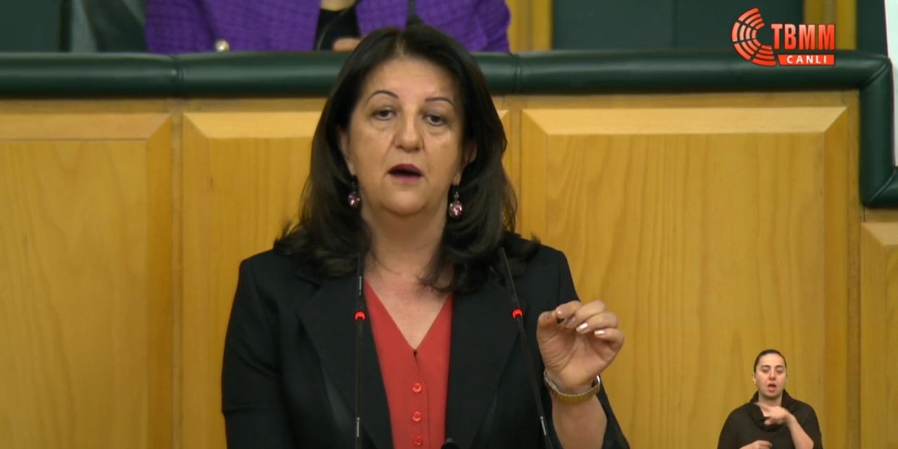 Pervin Buldan: Hava operasyonu öncesinde Taksim'de yaşanan karanlık patlama kesinlikle tesadüf değildir