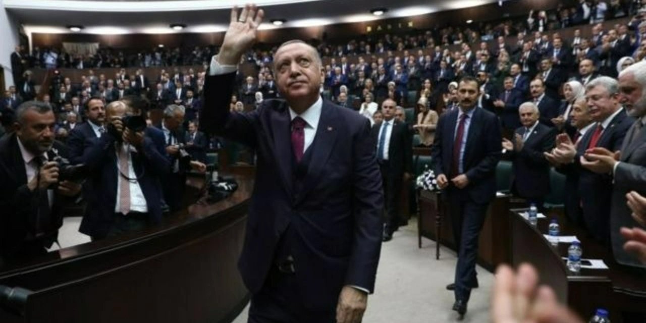 Hadi Özışık 'AKP'li önemli bir isimle konuştum' diyerek açıkladı: 'Biz artık şirazeden çıkmışız'
