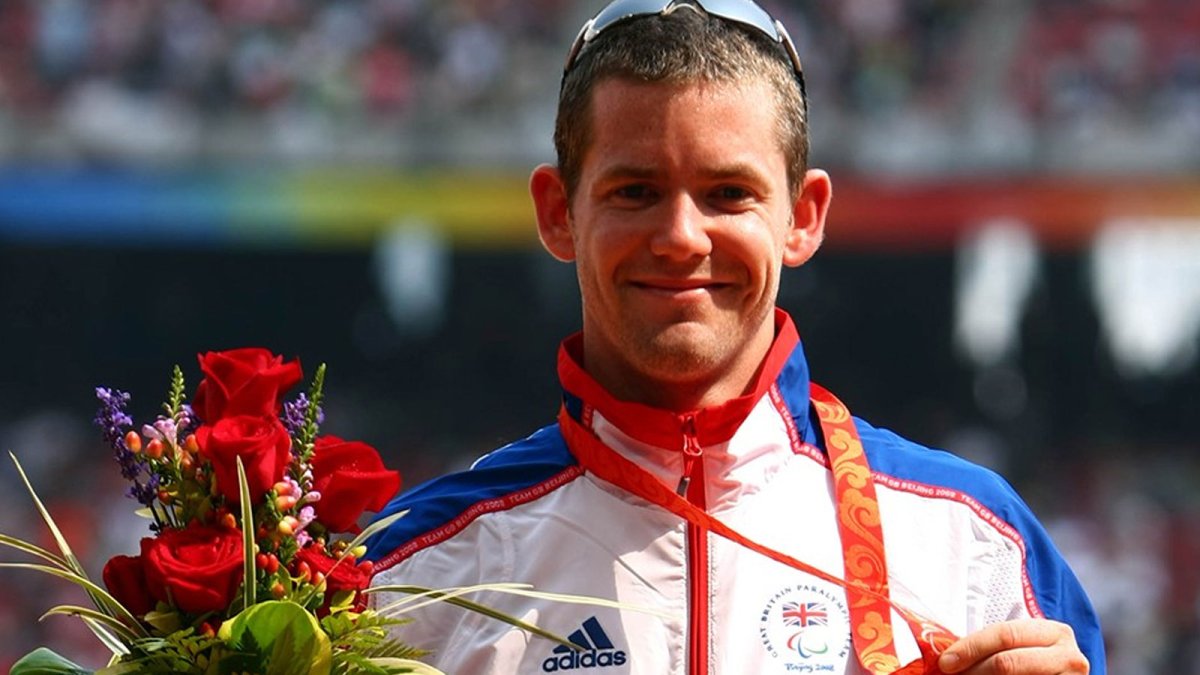 Dünyanın ilk engelli astronotu seçildi