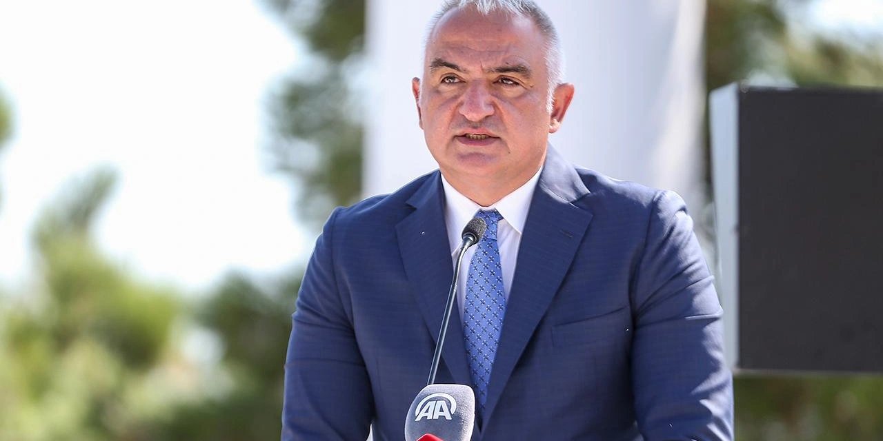 Saygı Öztürk: Bakan Ersoy'un şahsi işleri yolunda, otellerine yeni oteller katıyor