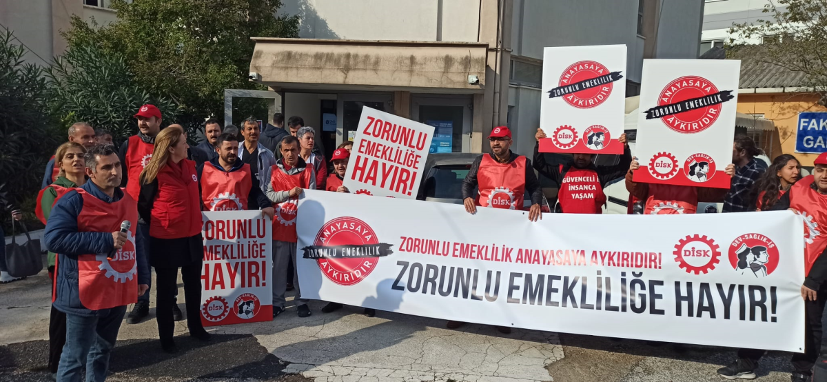 Sağlık emekçilerinden zorunlu emeklilik protestosu: Bu sistemi kabul etmeyeceğiz