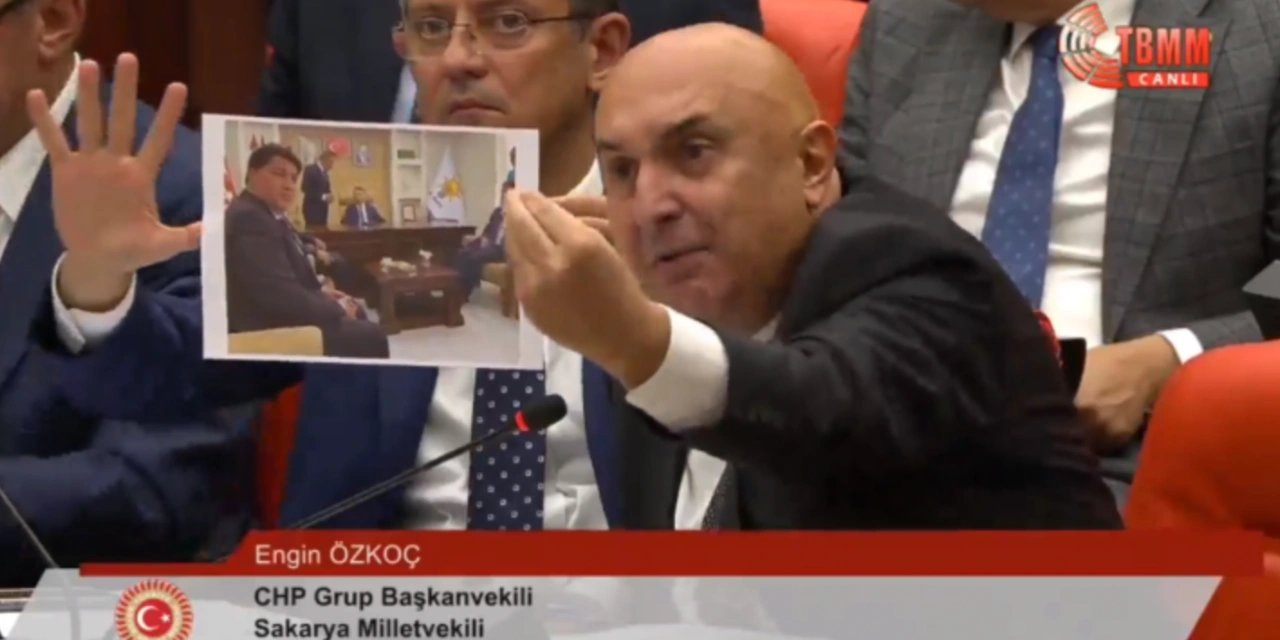 Fuat Oktay'ın 100 kilo eroinle yakalanan Veysel Filiz'le fotoğrafı Meclis'te tartışma çıkardı