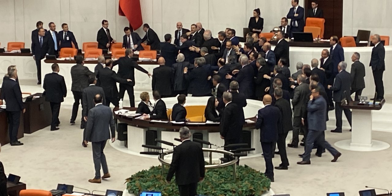 Meclis'te AKP ve İYİ Partili vekiller arasında gerilin: Hüseyin Örs hastaneye kaldırıldı