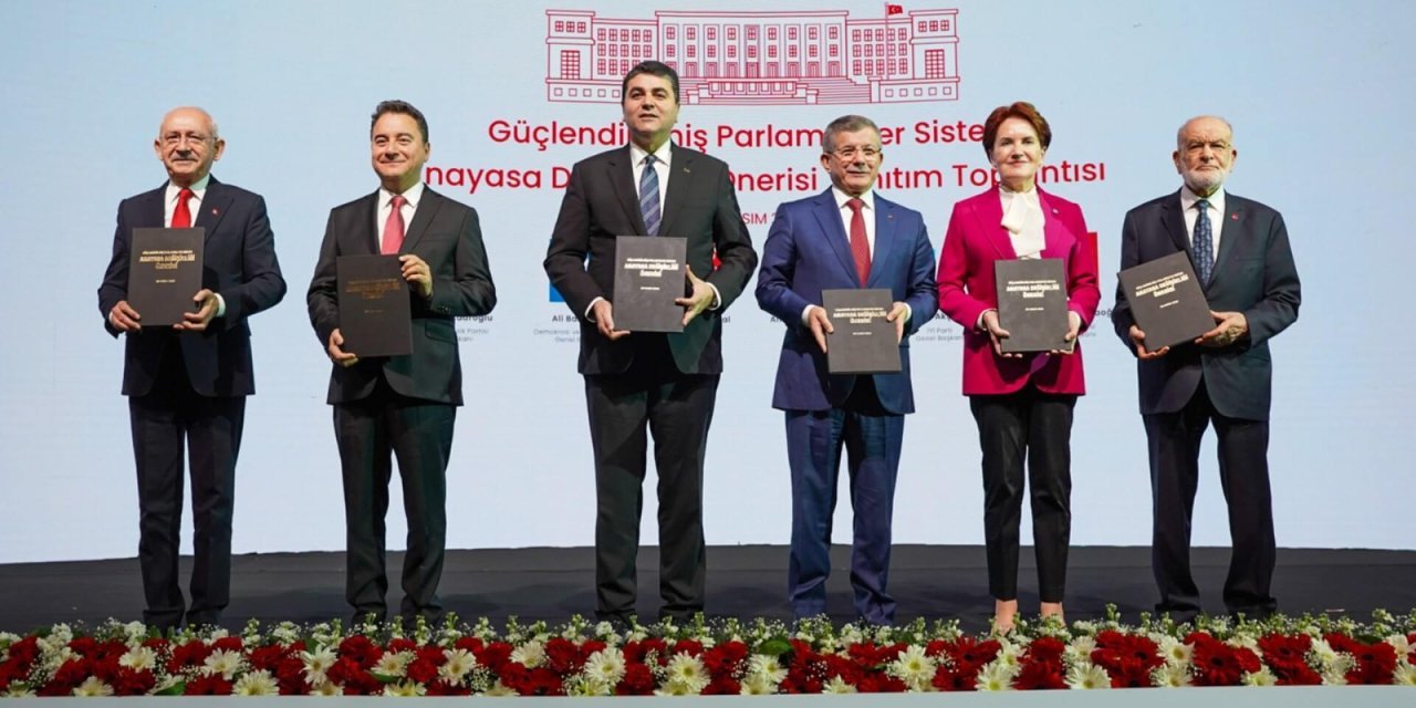 Anayasa hukukçuları uzlaştı: Altılı Masa’nın önerisi parlamenter sistem değil yarı başkanlık