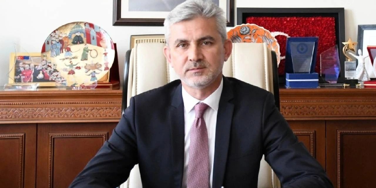 Aile Bakanlığı'na bağlı Antalya İl Müdürü'nden istismara adı karışan tarikata destek