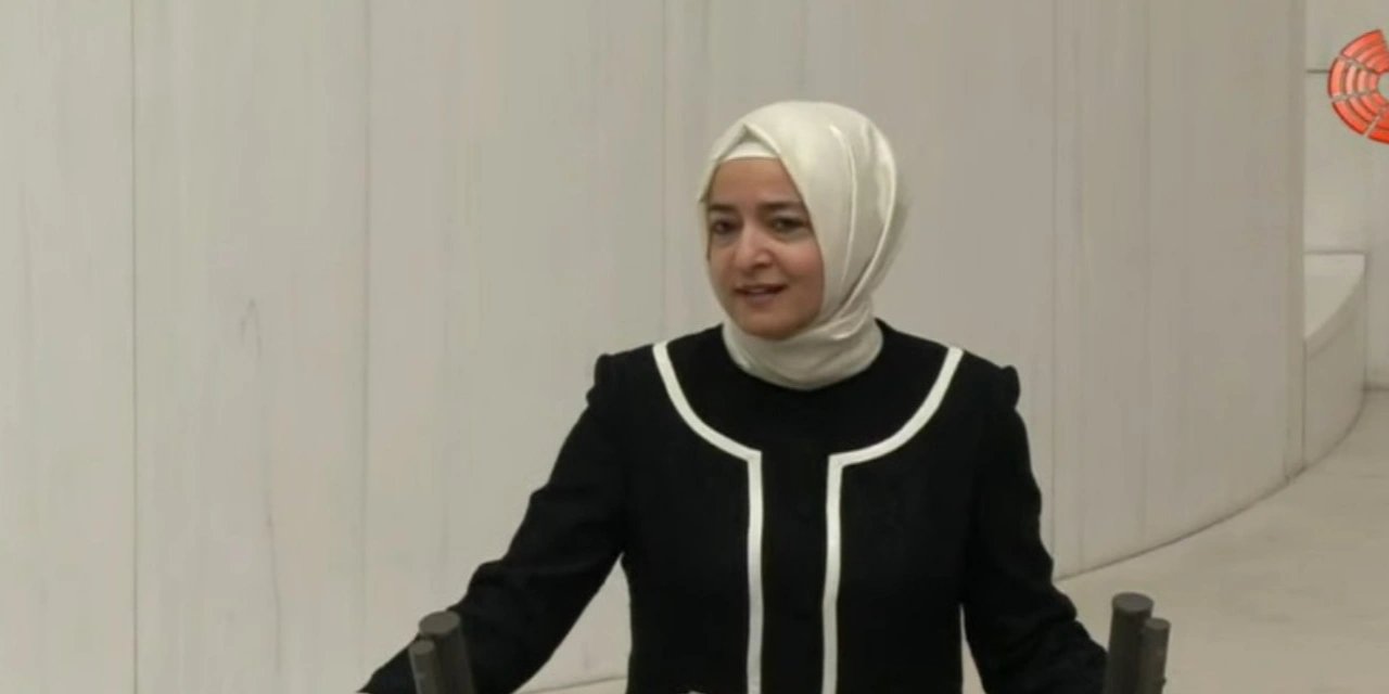 Fatma Betül Sayan Kaya, tarikat demeden, cemaat demeden sert biçimde kınadı: 'Çocuktan gelin olmaz'